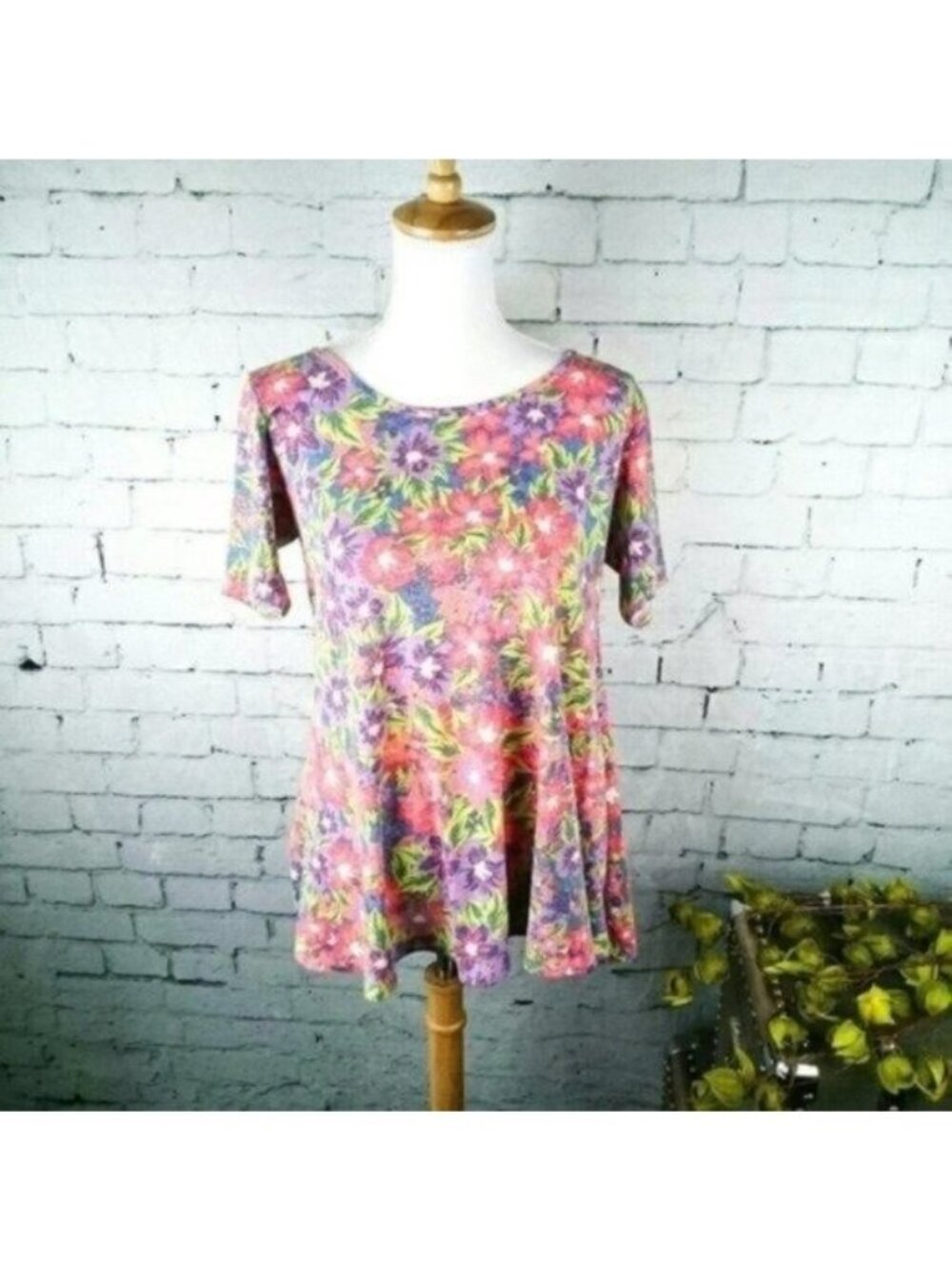 Lularoe Floral Perfect Tee Shirt Peach Size XXS